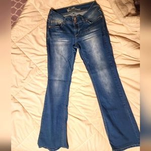 Lot of 3 no wear or tear wallflower size 7 blue jeans